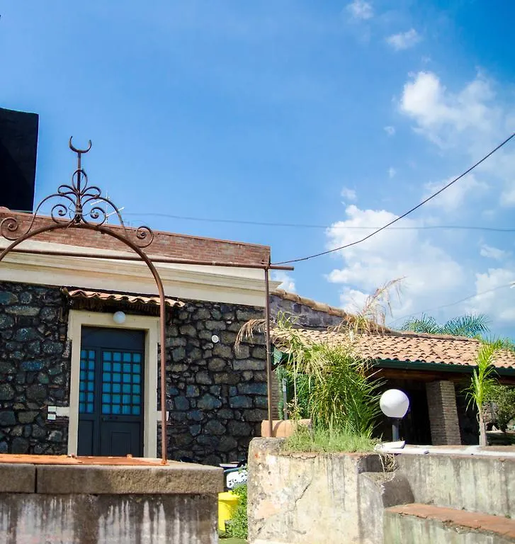 Il Rustico Apartment Pozzillo Italy